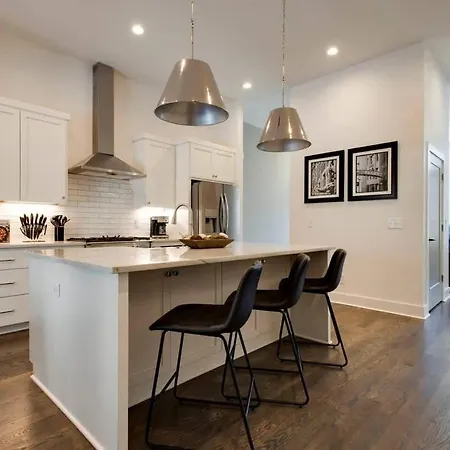 West End Dream-Private Balcony-6 Mins To Broadway Villa